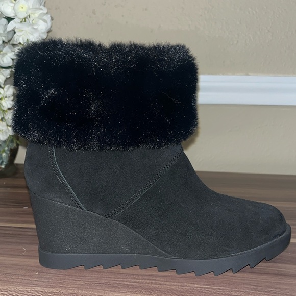 KOOLABURRA ELLADINE BLACK SUEDE FUR WEDGE BOOTS - Picture 5 of 16